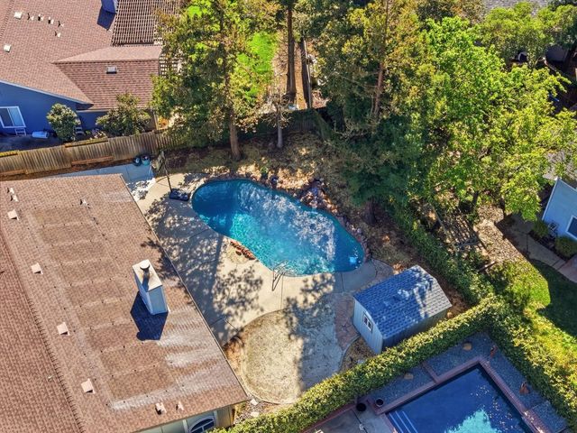 9260 Whittemore Dr, Elk Grove, CA 95624