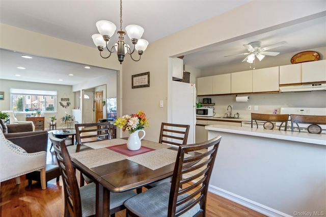 3 Town House Drive, Massapequa Park, NY 11762