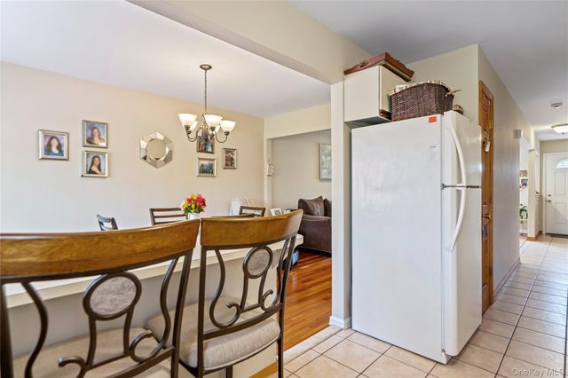 3 Town House Drive, Massapequa Park, NY 11762