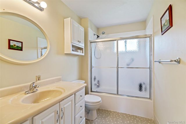 3 Town House Drive, Massapequa Park, NY 11762