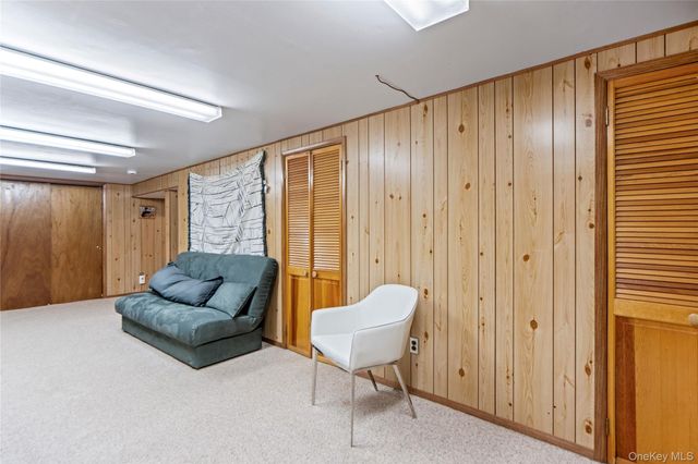 3 Town House Drive, Massapequa Park, NY 11762
