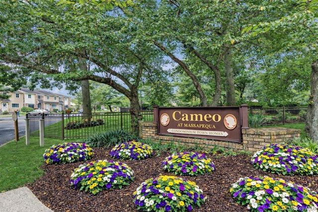 3 Town House Drive, Massapequa Park, NY 11762