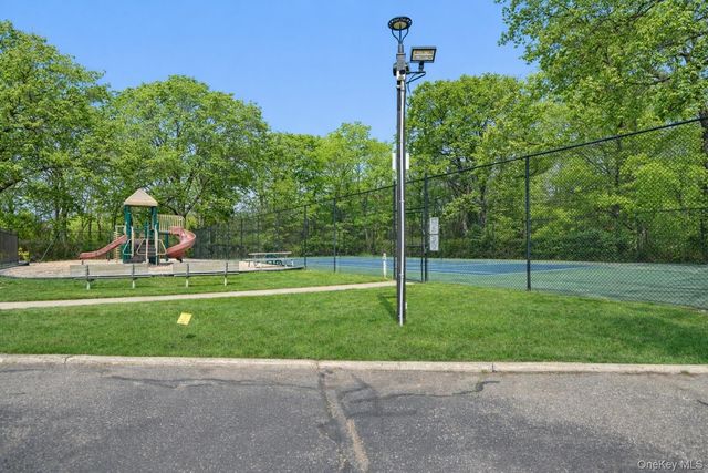 3 Town House Drive, Massapequa Park, NY 11762