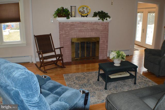 4061 LOCUST LN, Harrisburg, PA 17109