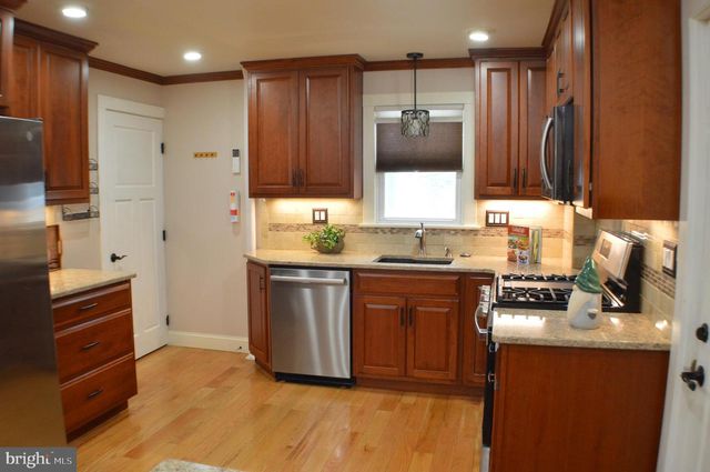 4061 LOCUST LN, Harrisburg, PA 17109