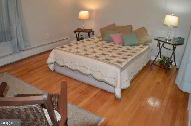 4061 LOCUST LN, Harrisburg, PA 17109