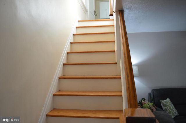 4061 LOCUST LN, Harrisburg, PA 17109