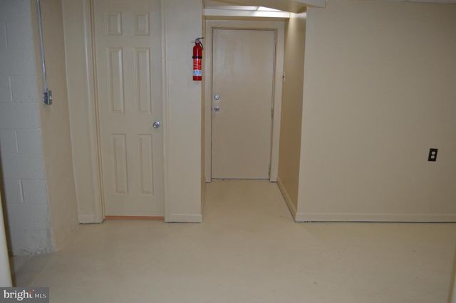 4061 LOCUST LN, Harrisburg, PA 17109