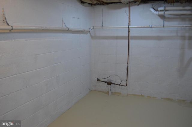 4061 LOCUST LN, Harrisburg, PA 17109