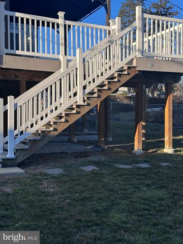 4061 LOCUST LN, Harrisburg, PA 17109