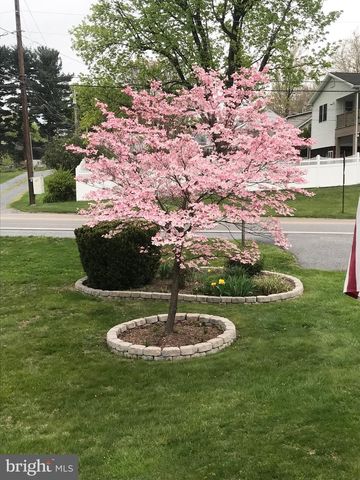 4061 LOCUST LN, Harrisburg, PA 17109