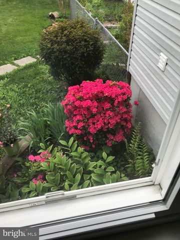 4061 LOCUST LN, Harrisburg, PA 17109