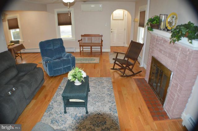 4061 LOCUST LN, Harrisburg, PA 17109