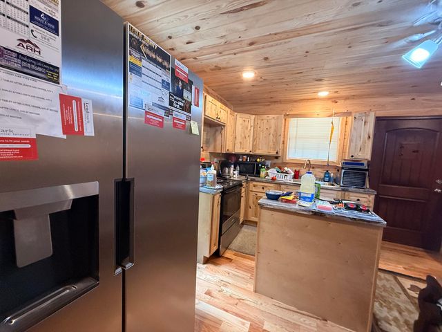 3001 Dryhill Road, Hyden, KY 41749