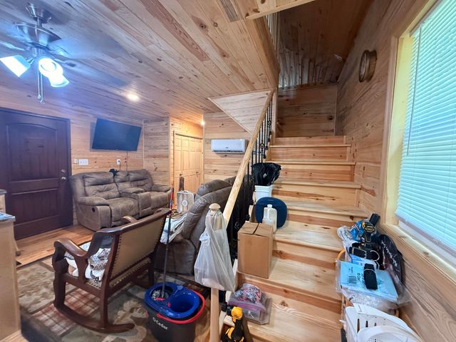 3001 Dryhill Road, Hyden, KY 41749