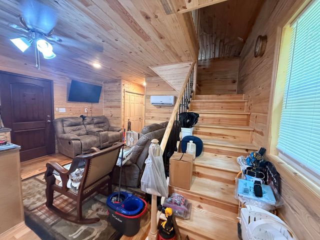 3001 Dryhill Road, Hyden, KY 41749