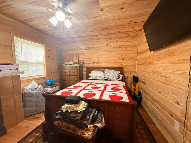 3001 Dryhill Road, Hyden, KY 41749