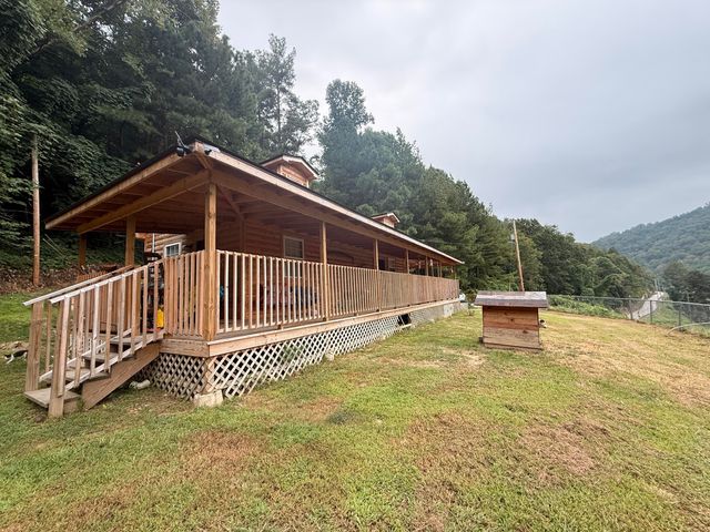 3001 Dryhill Road, Hyden, KY 41749