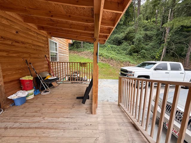 3001 Dryhill Road, Hyden, KY 41749