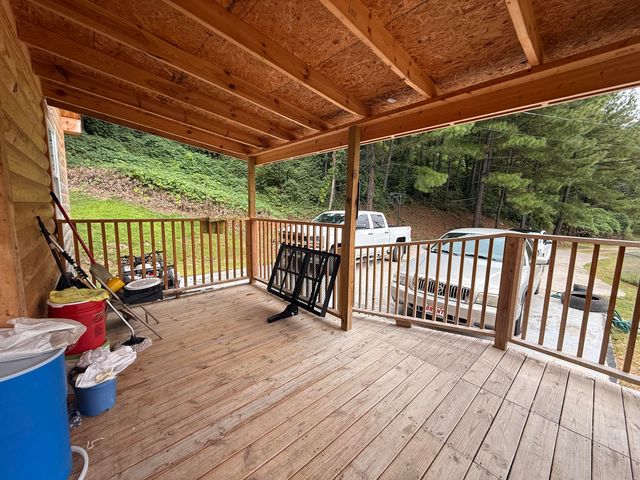 3001 Dryhill Road, Hyden, KY 41749