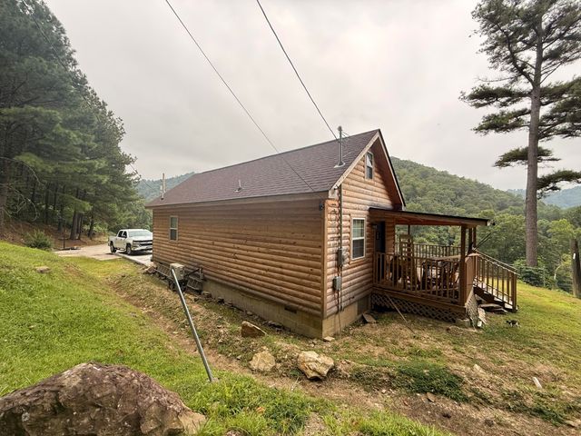 3001 Dryhill Road, Hyden, KY 41749