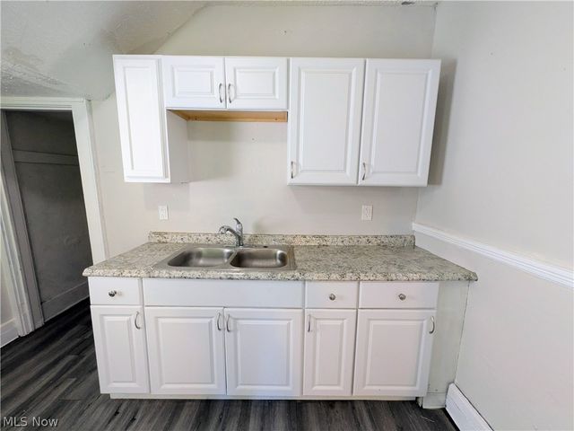 10721 Columbia Avenue, Cleveland, OH 44108