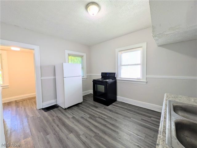 10721 Columbia Avenue, Cleveland, OH 44108