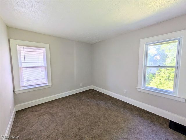 10721 Columbia Avenue, Cleveland, OH 44108