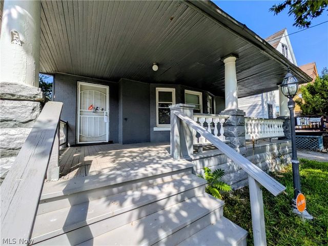 10721 Columbia Avenue, Cleveland, OH 44108