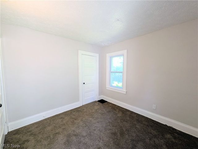 10721 Columbia Avenue, Cleveland, OH 44108