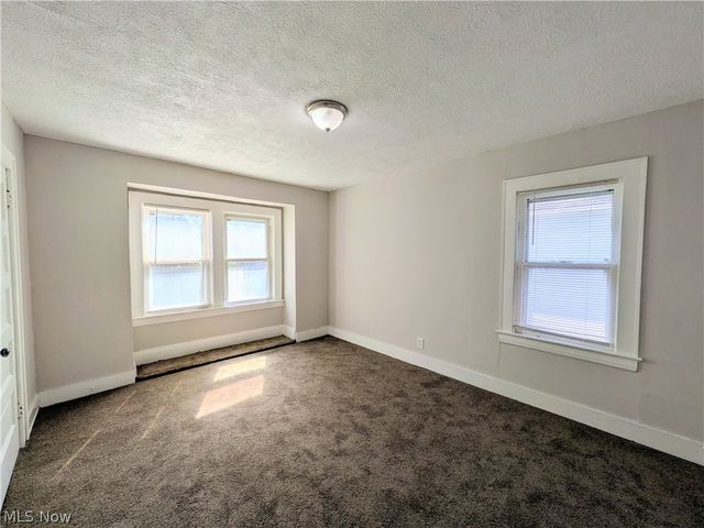 10721 Columbia Avenue, Cleveland, OH 44108