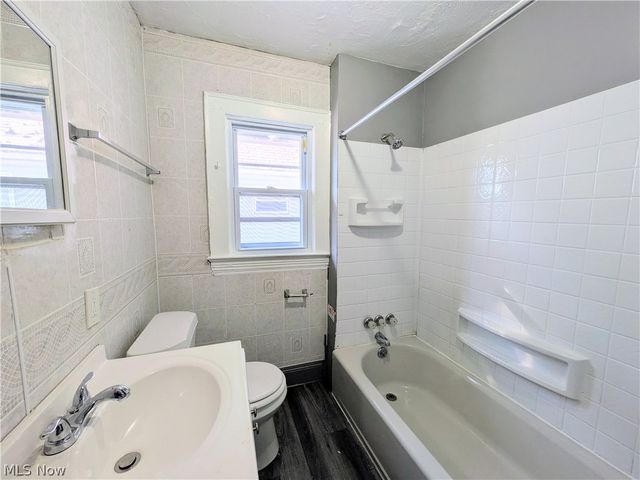 10721 Columbia Avenue, Cleveland, OH 44108