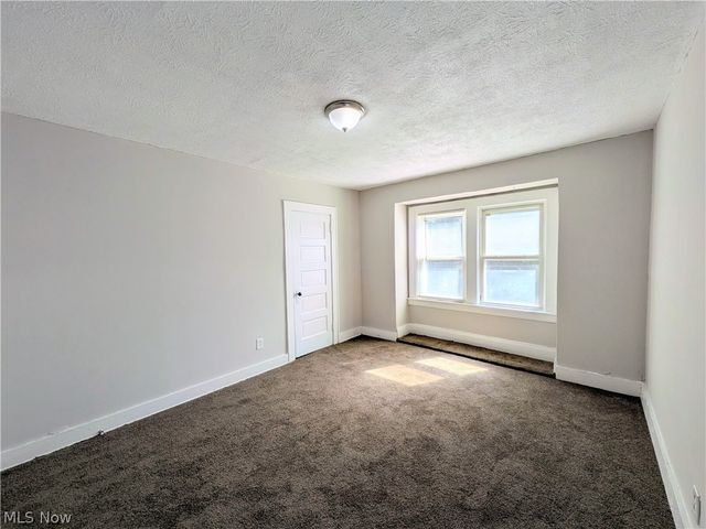 10721 Columbia Avenue, Cleveland, OH 44108