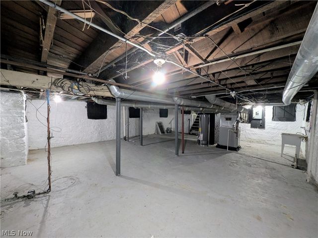 10721 Columbia Avenue, Cleveland, OH 44108