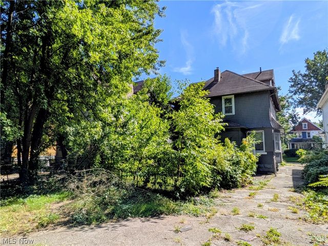 10721 Columbia Avenue, Cleveland, OH 44108