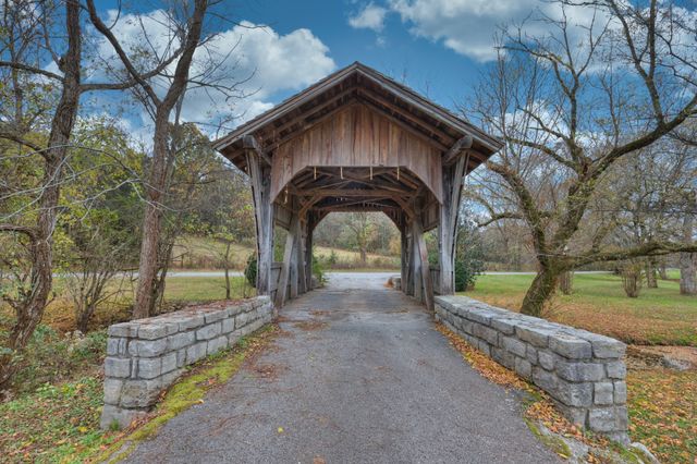 217 Amanda Dr, Bell Buckle, TN 37020