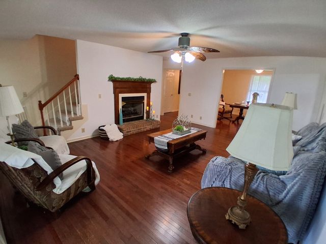 217 Amanda Dr, Bell Buckle, TN 37020
