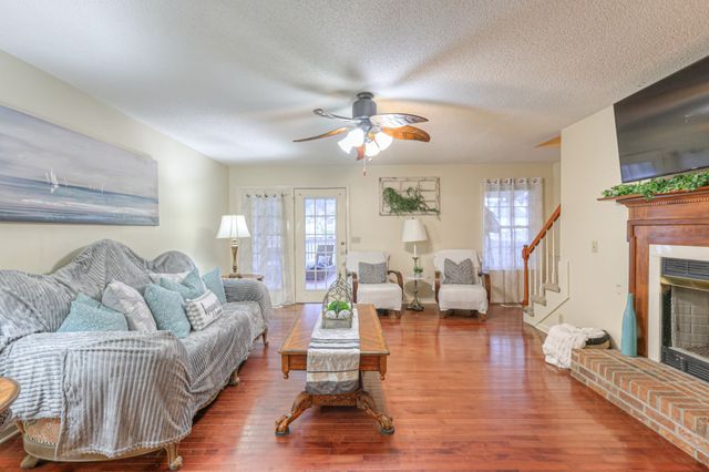 217 Amanda Dr, Bell Buckle, TN 37020