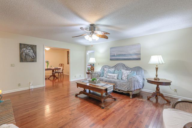 217 Amanda Dr, Bell Buckle, TN 37020