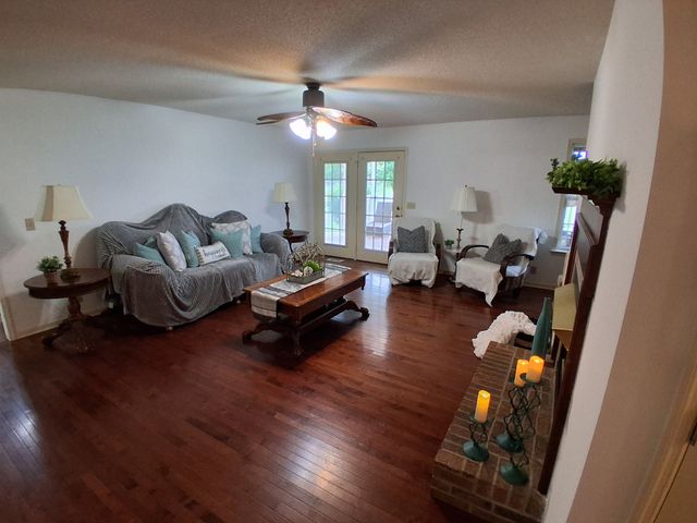 217 Amanda Dr, Bell Buckle, TN 37020