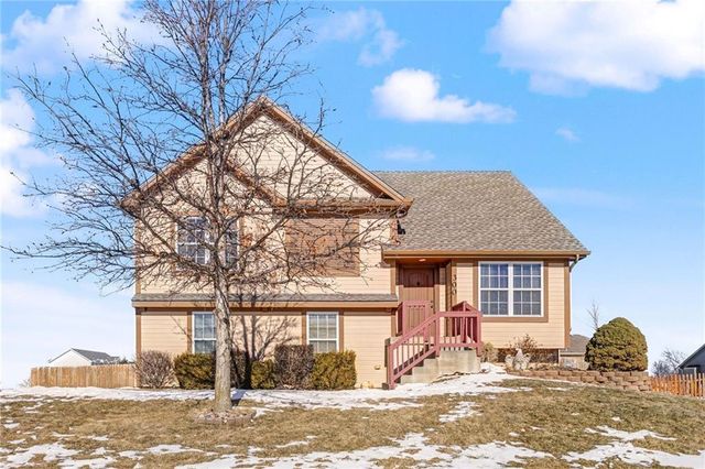 300 NE 192nd Terrace, Smithville, MO 64089