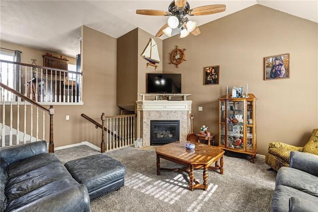 300 NE 192nd Terrace, Smithville, MO 64089