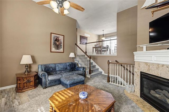 300 NE 192nd Terrace, Smithville, MO 64089