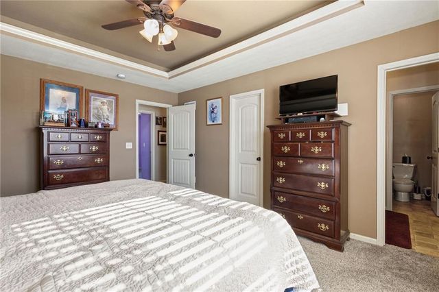 300 NE 192nd Terrace, Smithville, MO 64089