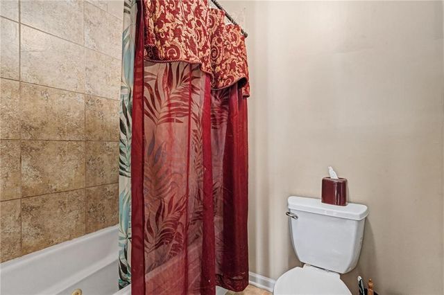 300 NE 192nd Terrace, Smithville, MO 64089