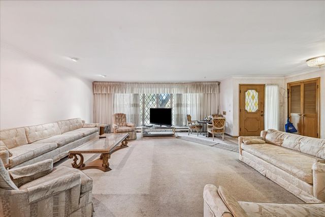 10129 Westmanor Drive, Franklin Park, IL 60131