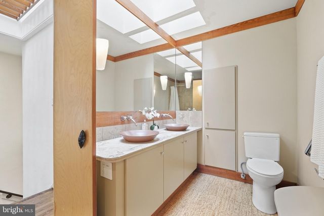 2539 WATERSIDE DR NW, Washington, DC 20008