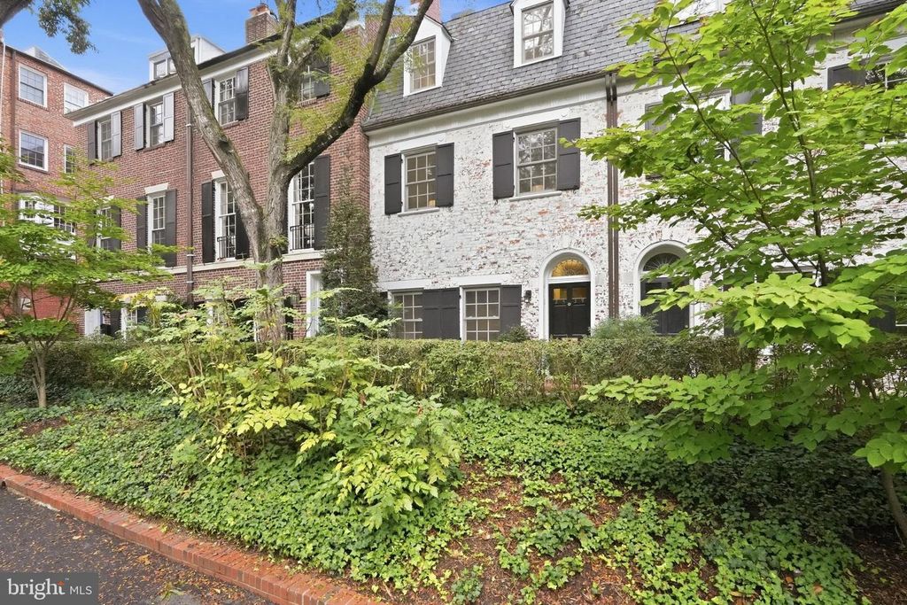 2539 WATERSIDE DR NW, Washington, DC 20008
