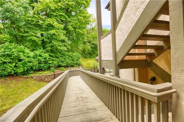 303 E Partridge Avenue G, Independence, MO 64055