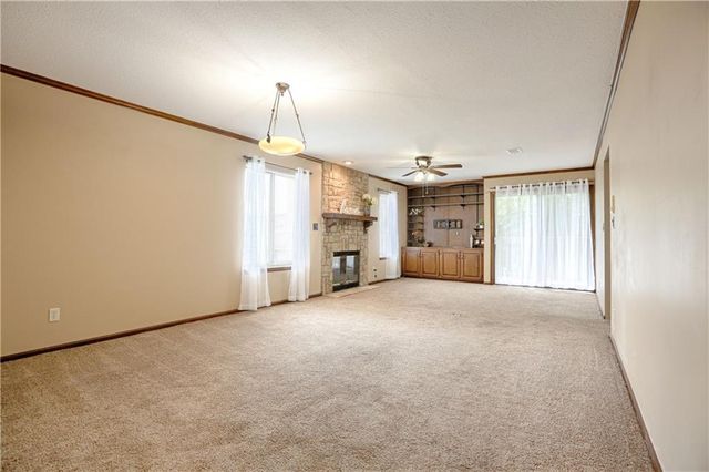 303 E Partridge Avenue G, Independence, MO 64055